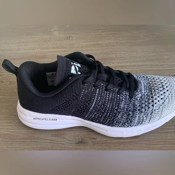 APL Women’s TechLoom Pro
White/Heather Gray/Black Melange - Picture 6 of 10